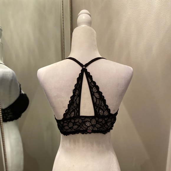 Black racerback bra - Picture 2 of 4